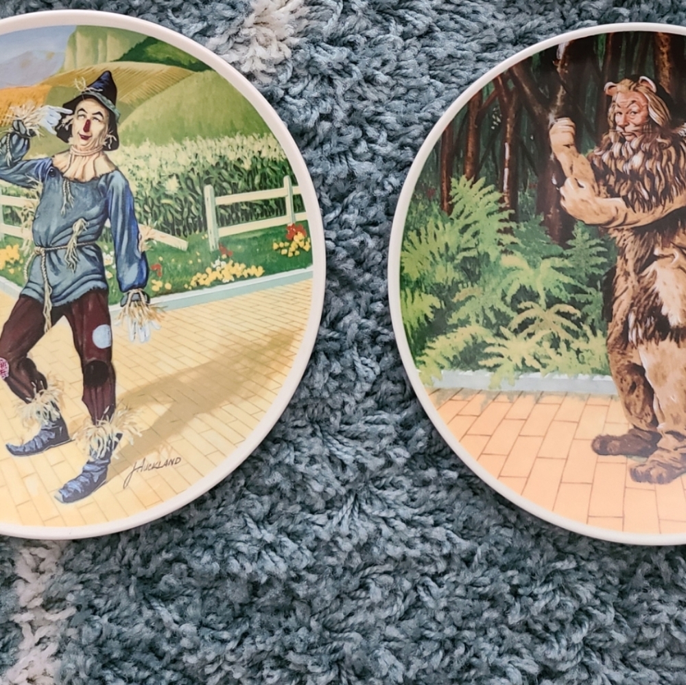 Wizard of Oz Plates by Knowles - Scarecrow & Lion